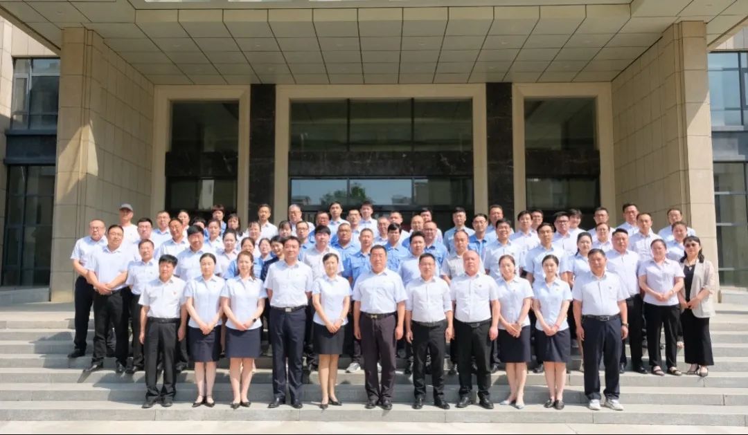 統一思想、堅定信心、忠誠奉獻，開創高質量發展新局面——集團公司“三會”勝利閉幕